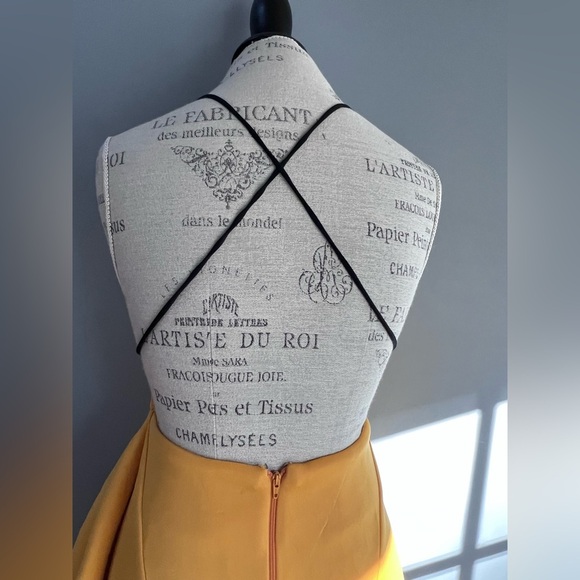 ASOS DESIGN plunge side pep hem midi dress in mustard - Picture 6 of 6